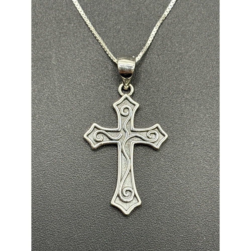 New Condition 18" Sterling Silver Scroll Cross Pendant Necklace 925 J30